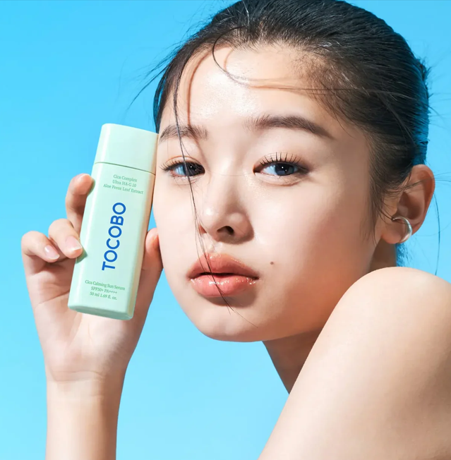 06 Tocobo Cica Calming Sun Serum SPF50+ PA++++/ Protector solar coreano de alta protección, piel sensible y propensa al acné.